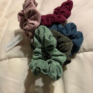 Francesca's Collections Pink and Gray Scrunchie Set